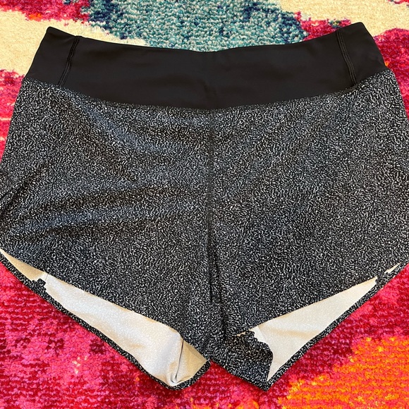 Athleta Run With It 3” Short - No Liner - Picture 1 of 5
